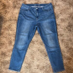 Old Navy women’s size 14 short high rise wow super skinny jeans
